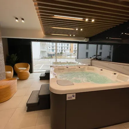 Apartment Zlote Piaski -jacuzzi, Sauny, Silownia, Sala Zabaw, Do Plazy 400m Jastrzębia Góra